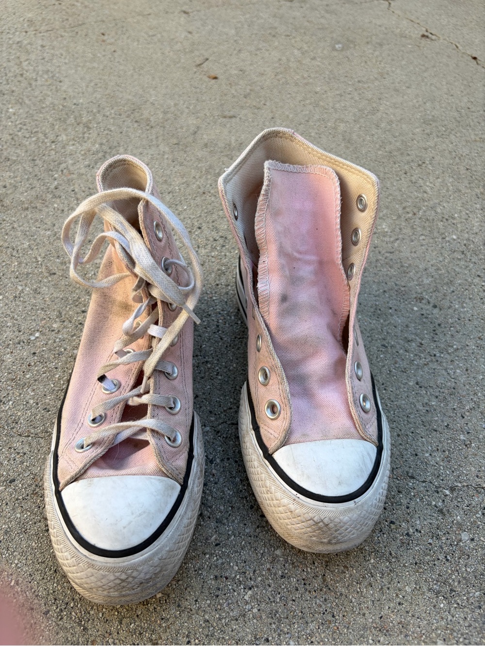 Converse Platform Women's Size 5 High Top Canvas Sneakers in Pale Pink. Adorable